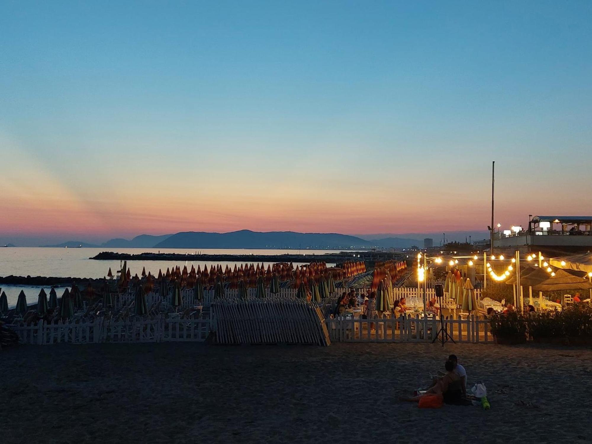 Appartamento Al Mare Di Liguria E Toscana 마리나디마사 외부 사진